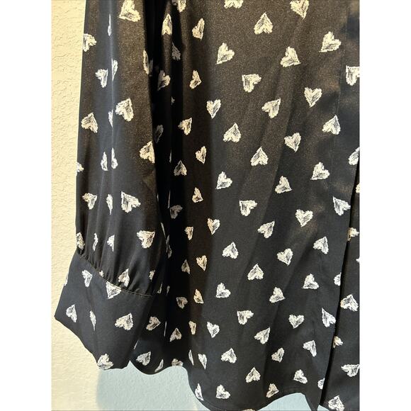 Chicos Women’s Lg Button Up Blouse Heart Print Graffiti Black Satin Whimsigoth - Picture 5 of 12